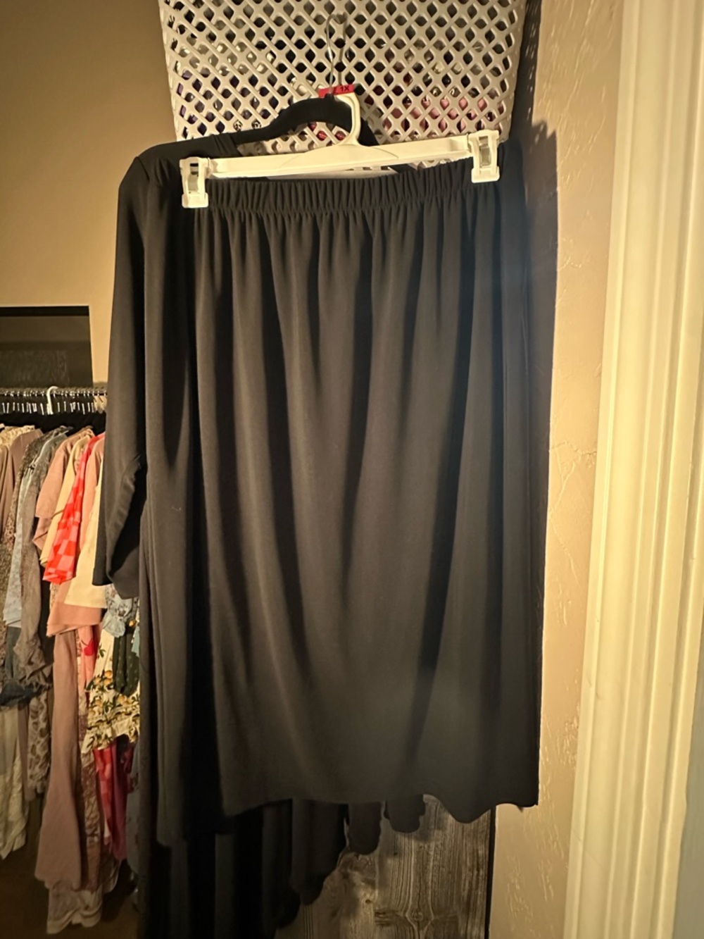 Classic Black Elastic-Waist Pencil Skirt - Women's